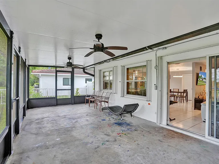 7008 NW 81st St — Photo 5