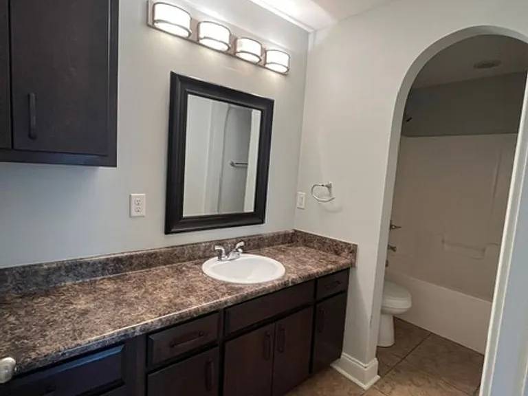 120 Laurelwood Ct — Photo 9