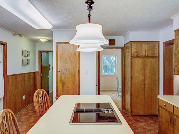 2nd image of 1812 Macarthur Dr