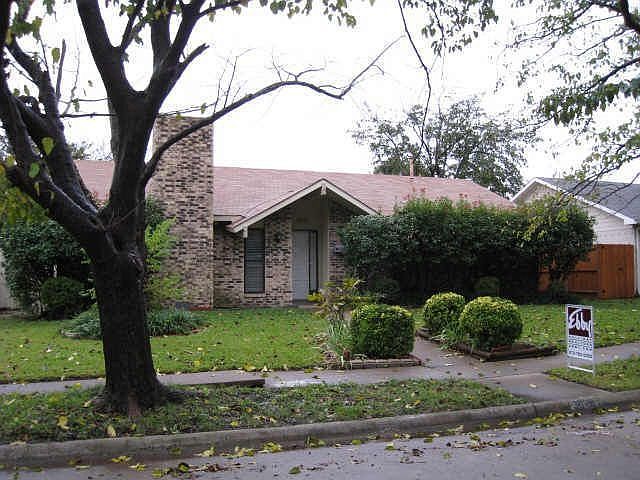 1st image of 3026 Robin Hill Ln