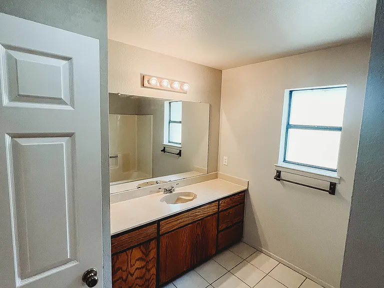 505 W Bluebonnet Dr — Photo 5