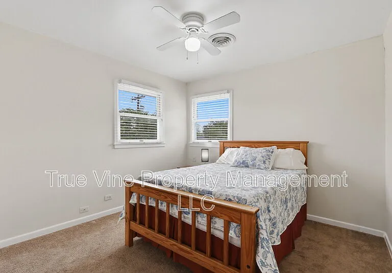 2423 W Gramercy Pl — Photo 27