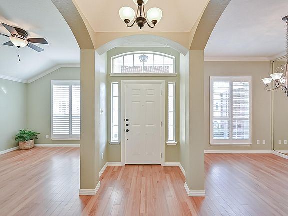 2nd image of 409 Londonderry Ln