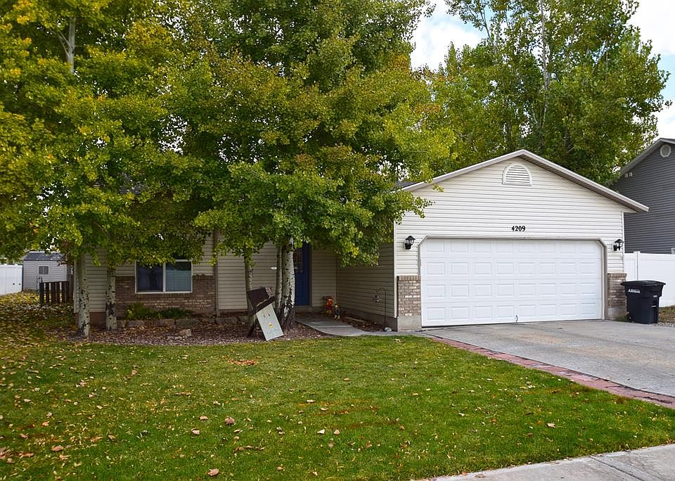 1st image of 4209 E Willow Canyon Dr
