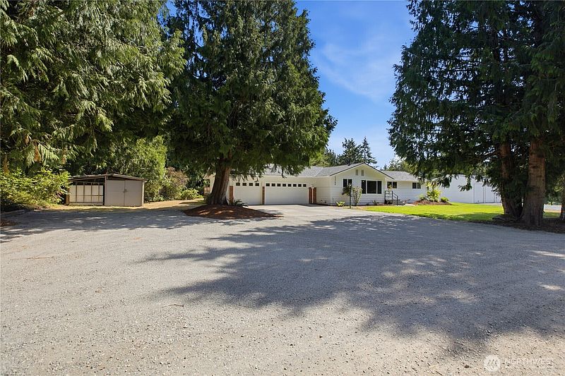 3rd image of 22710 253rd Avenue SE