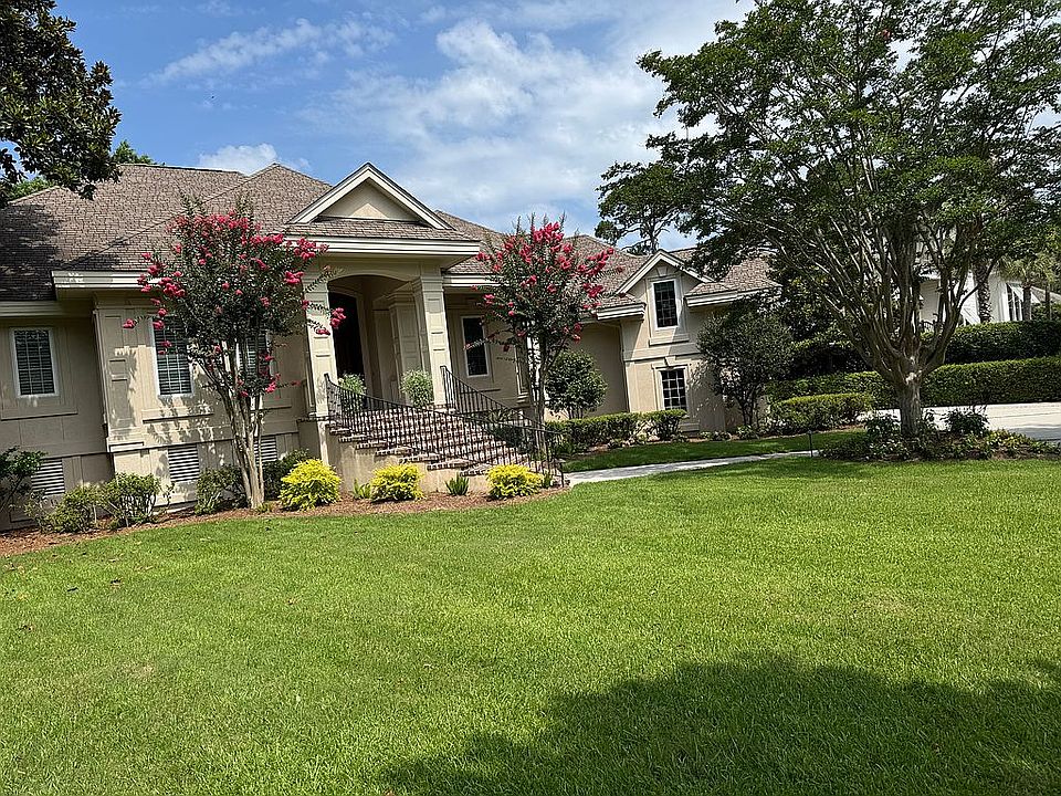 1st image of 16 Wicklow Dr