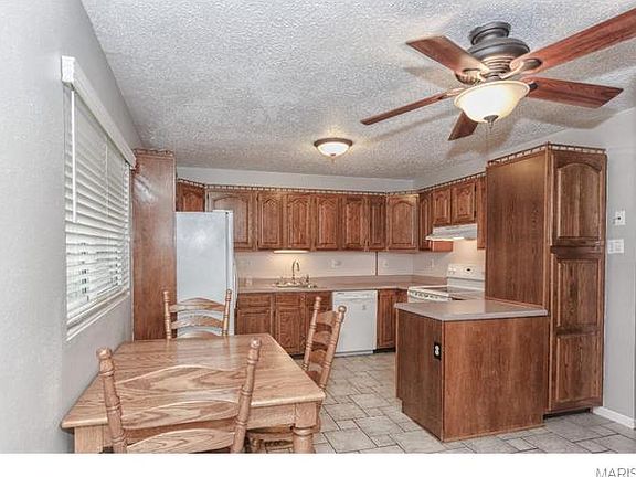 5th image of 1736 Battlefield Dr