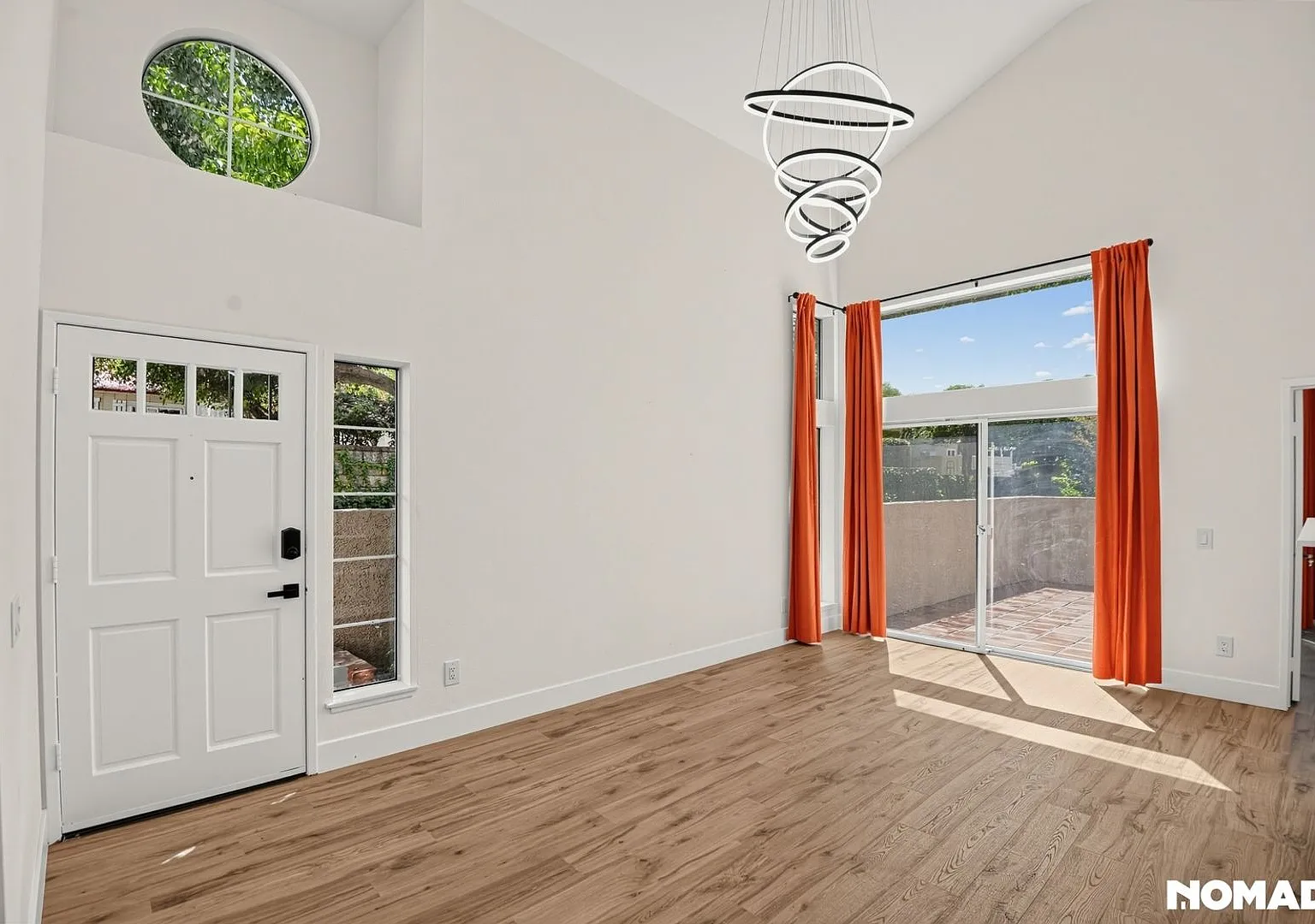 Stunning & Light-Filled 3BR/2.5BA End-Unit Townhome in Prime Valencia — Photo 4