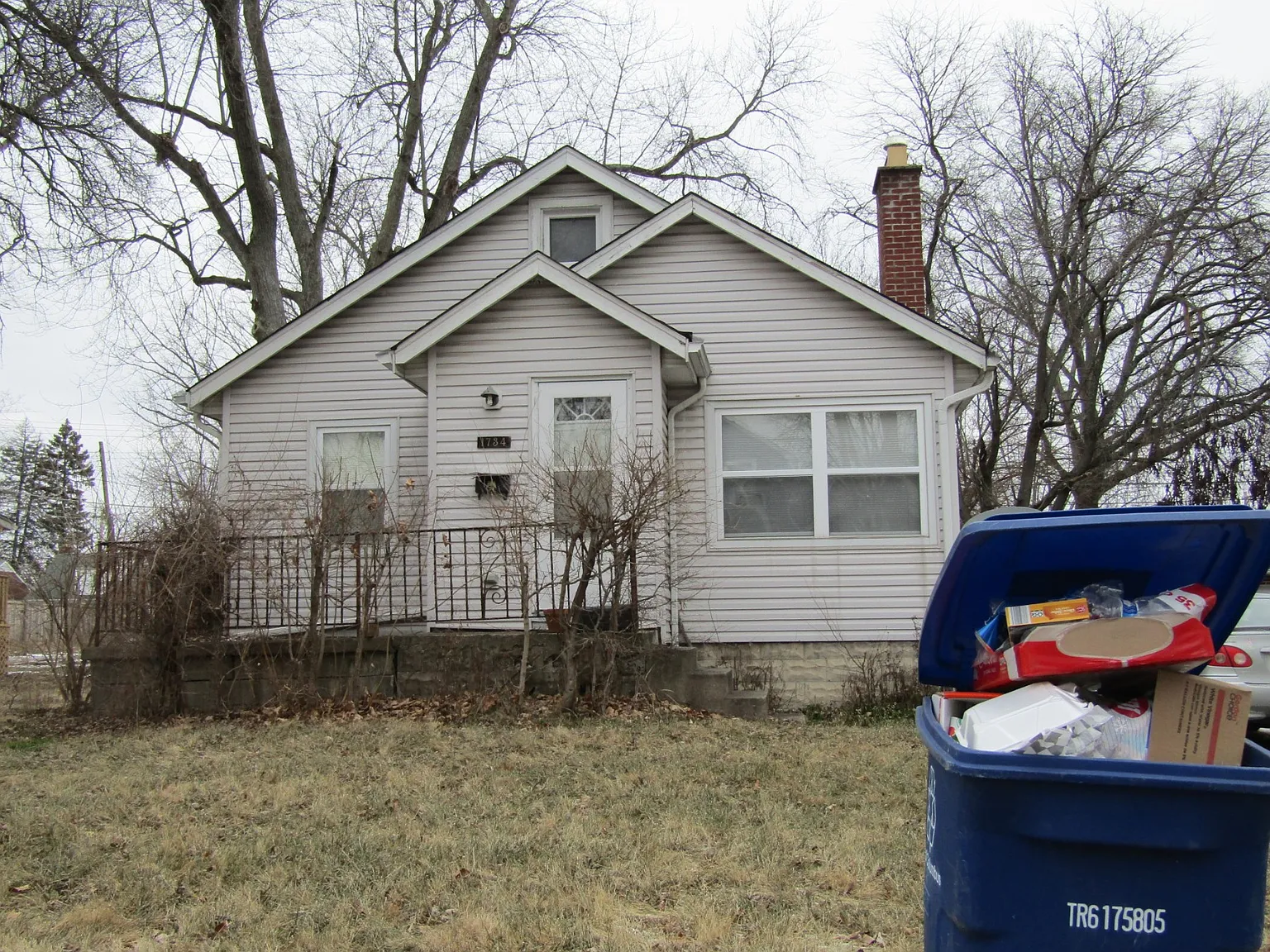 1734 Kenworth Rd photo 1