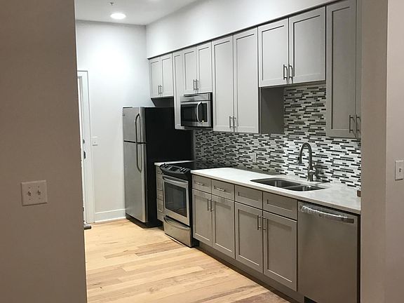 5th image of 119 W Tazewell St #204