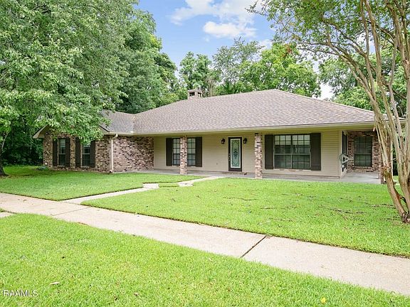 3rd image of 104 Jerico Cir