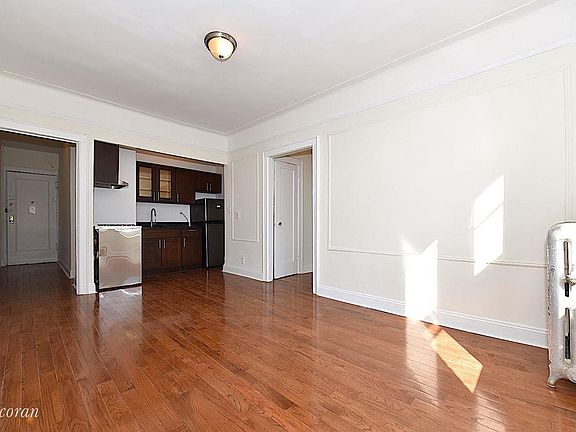 3rd image of 3406 32nd St APT 9D