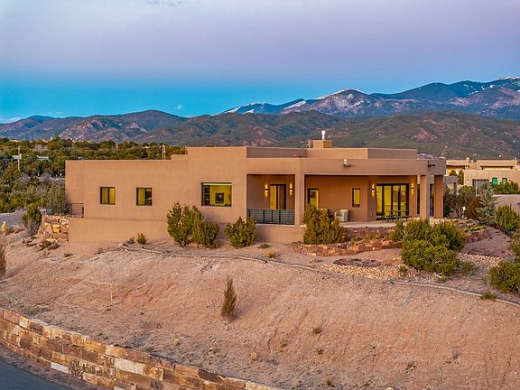 3rd image of 1801 Arbolitos Ln