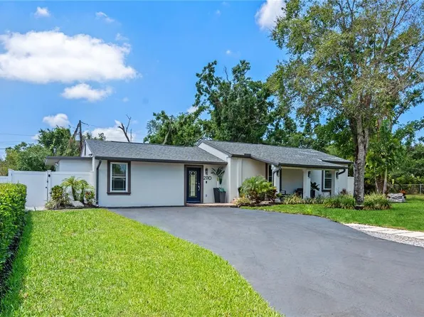 2110 W Farwell Dr, Tampa, FL 33603