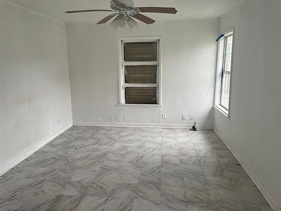 4th image of 1401 Maryland Dr #3