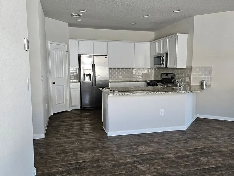110 Marimoor Dr — Photo 24