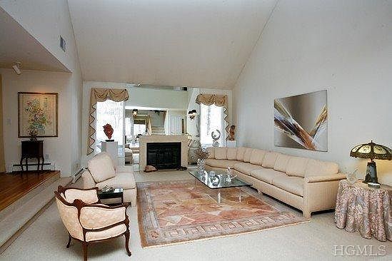 3rd image of 4 Greenwood Ct