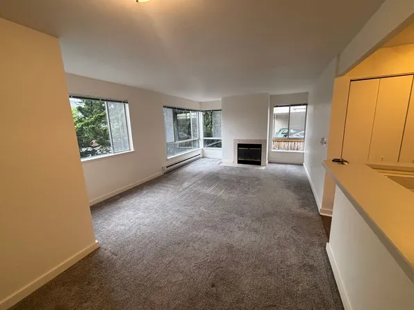 4301 Woodland Park, 4301 Woodland Park Ave N APT 203, Seattle, WA 98103