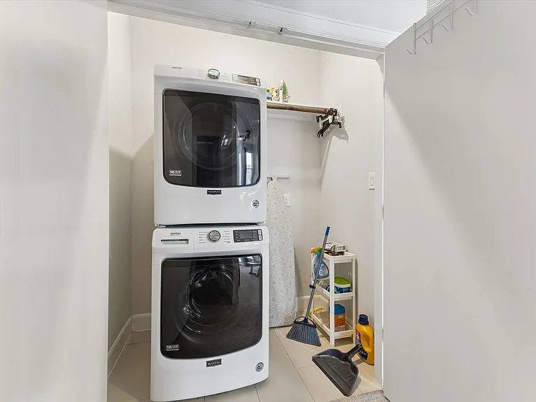 508 W Donovan St #A — Photo 13