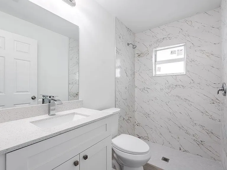 3018 SE Iris St — Photo 8