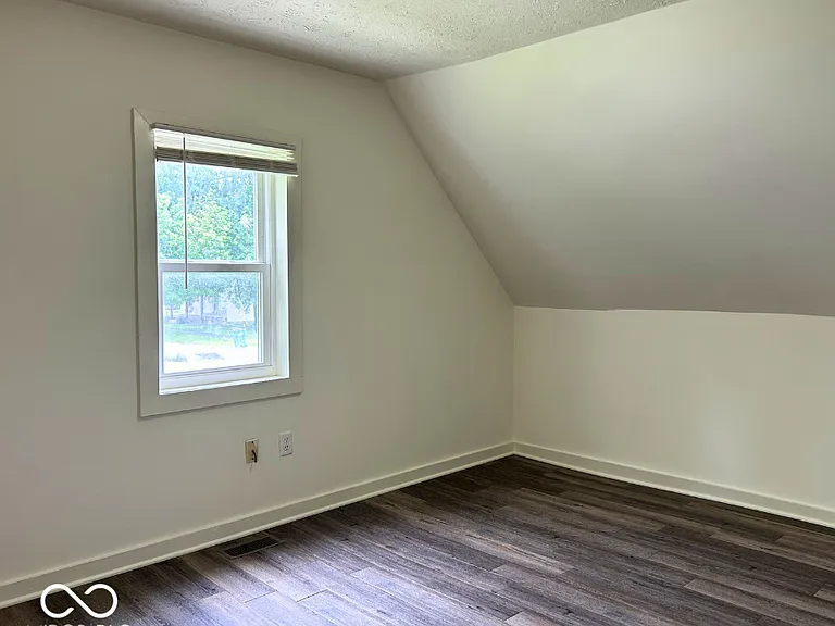 814 Powell St — Photo 26