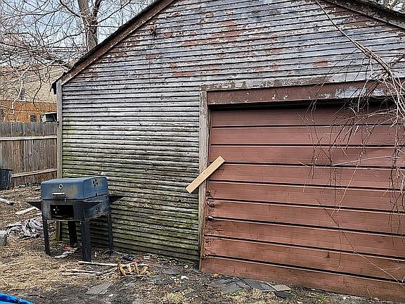 4th image of 15886 Northlawn St