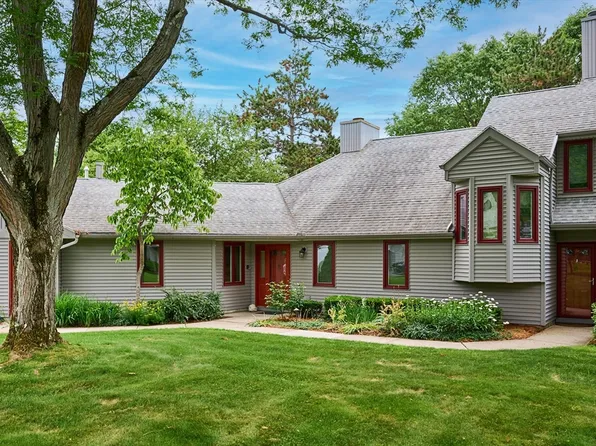 23 McIntosh Dr Unit 23, Amherst, MA 01002