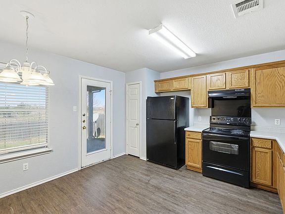 3rd image of 13516 Lyndon B Johnson St