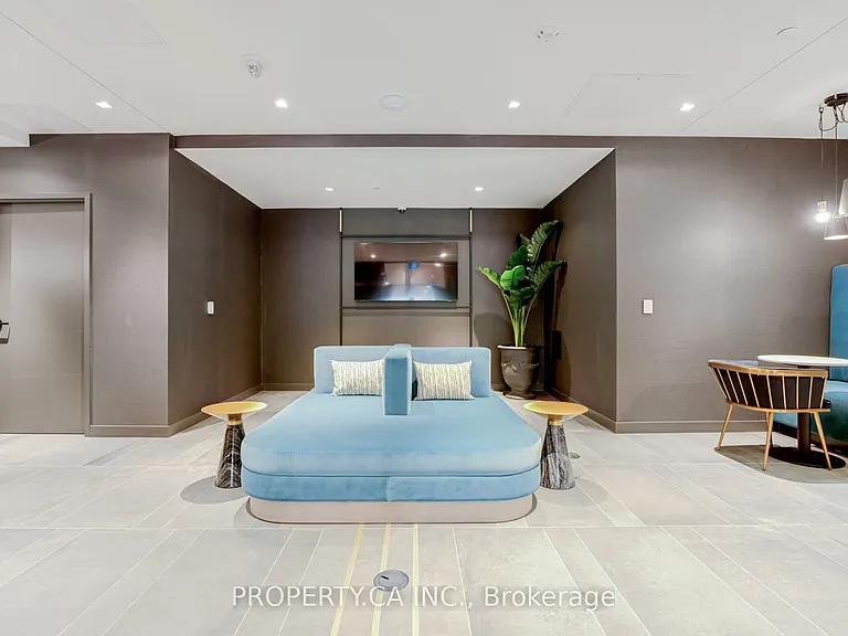 319 Jarvis St #LPH16 — Photo 40