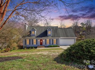 5969 Gold Creek Estate Dr, Hickory, NC 28601