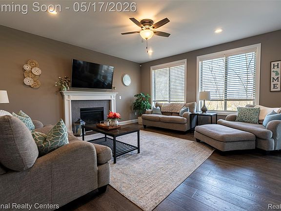 3rd image of 70376 Hillside Ct