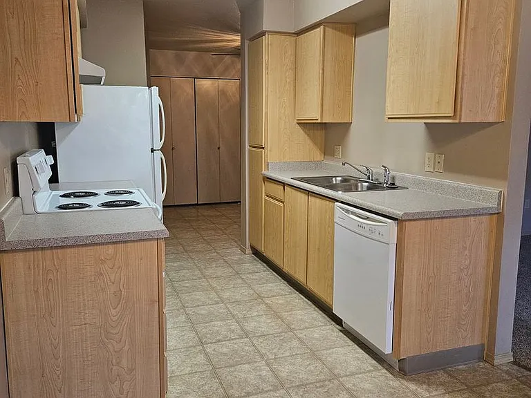 Parkside Apartments — Photo 75