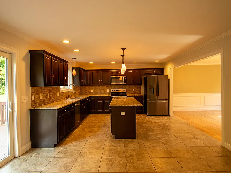 22 Valley Forge Cir — Photo 4