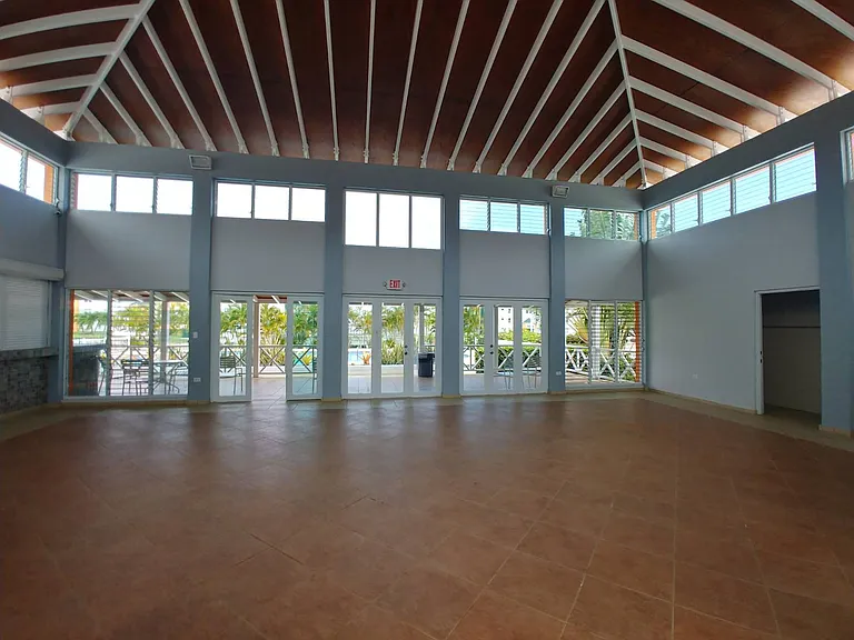 I La Loma — Photo 12