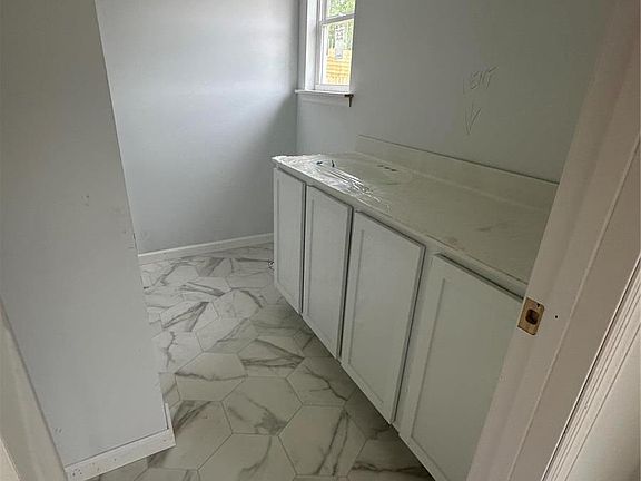 4th image of 61 Brussels Valley Dr