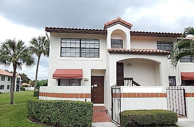 1st image of 301 Lincoln Ct