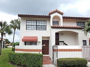 301 Lincoln Ct, Deerfield Beach, FL 33442