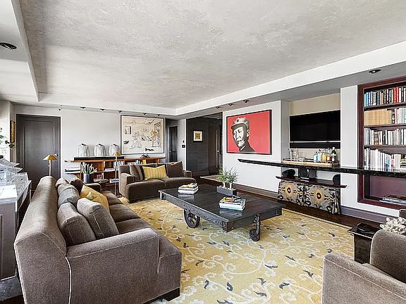 3rd image of 160 E 65th St APT 26D