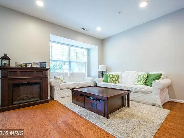 8922 Mallard Ct — Photo 4
