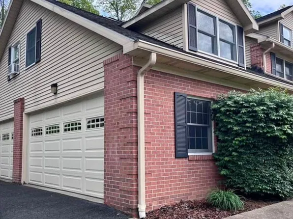 605 Shearwood Forest Dr, Bridgeport, WV 26330