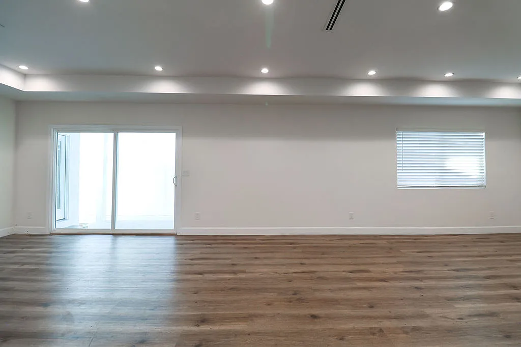 3 bed, 2.5 bath, 1431 sqft, $4,250 — Photo 3