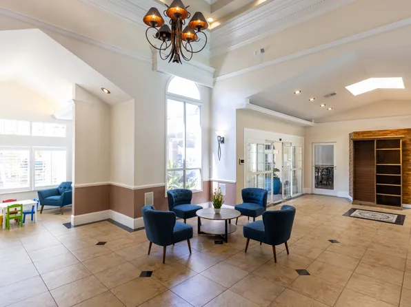 Saratoga Resort Villa Apartments