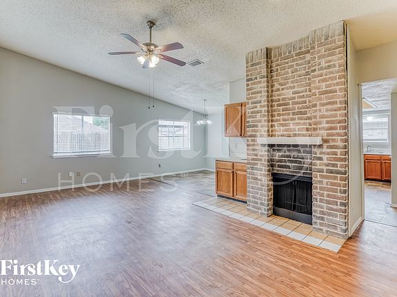 3rd image of 6918 Skyline Park Dr