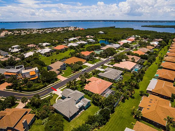3rd image of 140 Seaglass Dr