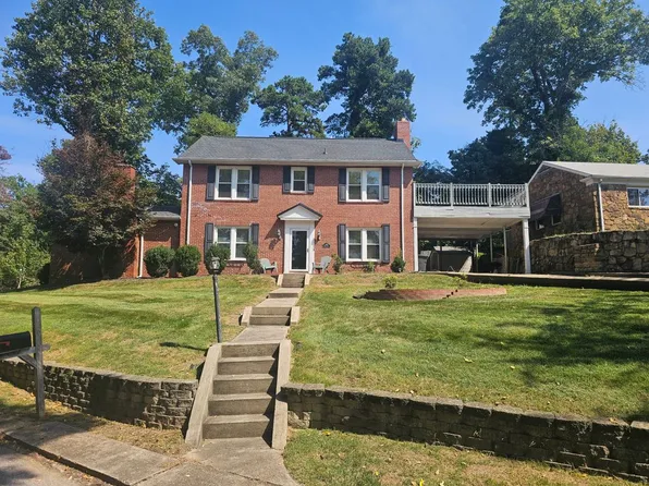 513 Foster Rd, Huntington, WV 25701