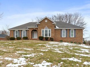 2601 Hedgerow Ln, Clarksville, TN 37043