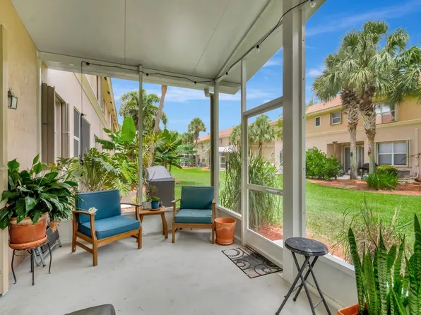 212 River Bluff Lane, Royal Palm Beach, FL 33411