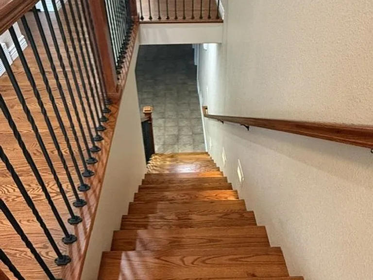 400 Sterling Dr — Photo 22