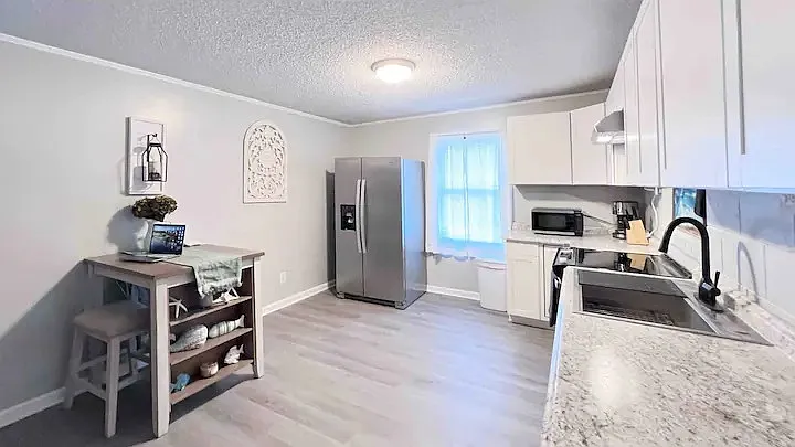 1 bed, 650 sqft, $1,400 — Photo 3
