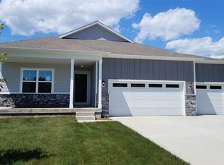 25099 Eagle Vista Dr, Adel, IA 50003